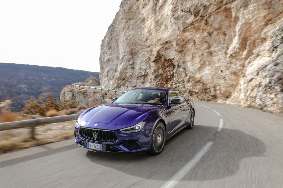  Maserati Ghibli S GranSport 2017 года  (фото 4 из 40)